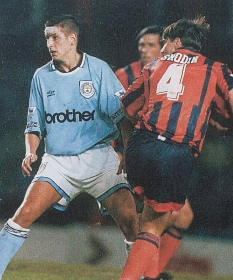 Carl Griffiths 1993/94 Premier League Match-Worn Shirt - Image 3