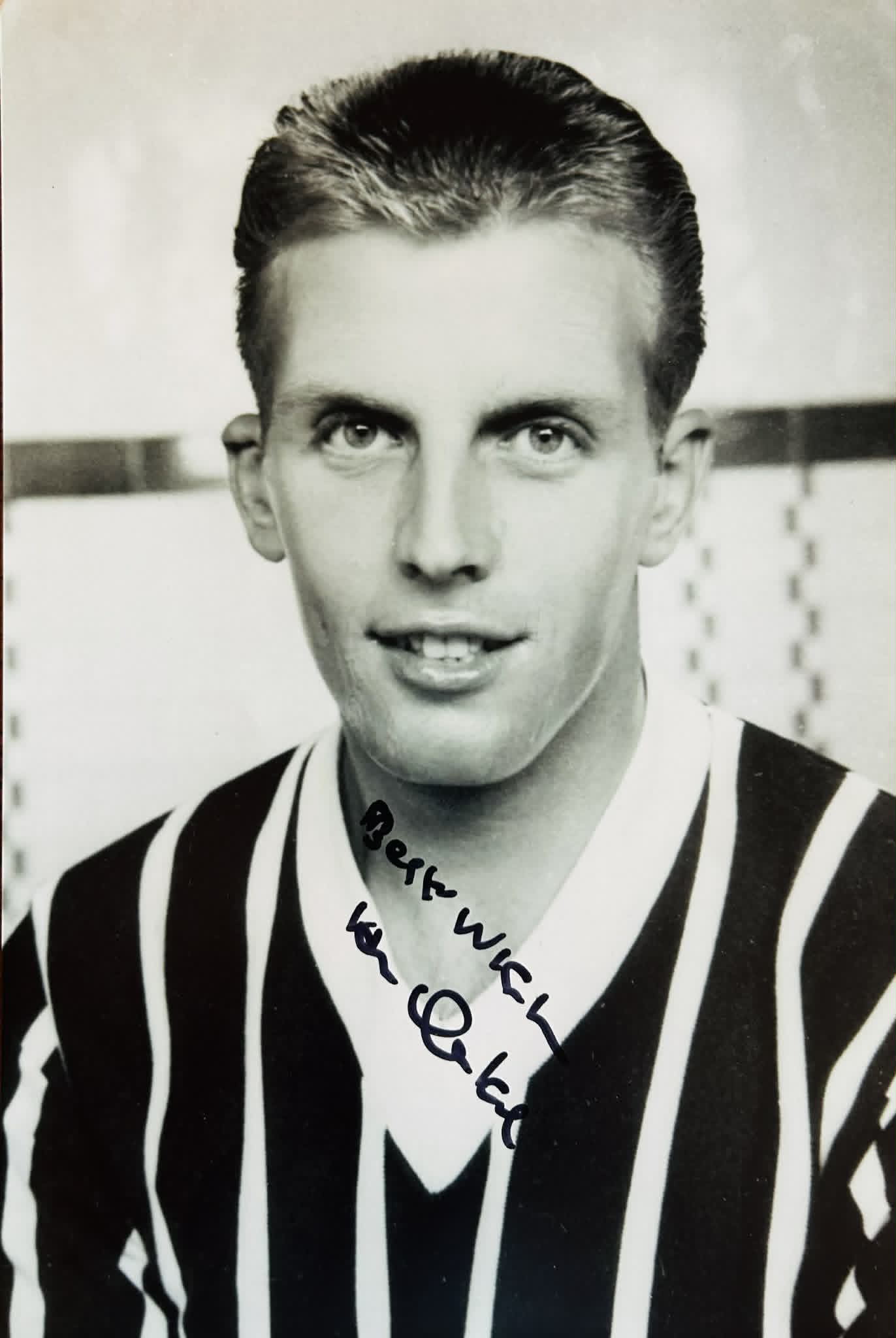 Alan Oakes Signed A4 Black/White Photograph
